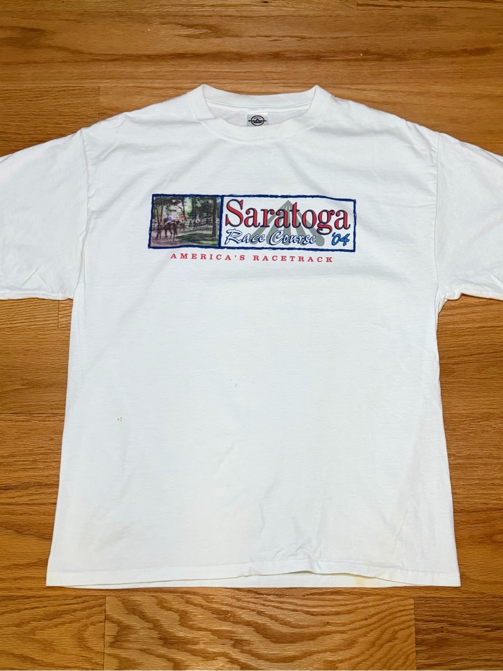 Delta Saratoga Race Course 04 T-Shirt Size L White Horse Racing 2004